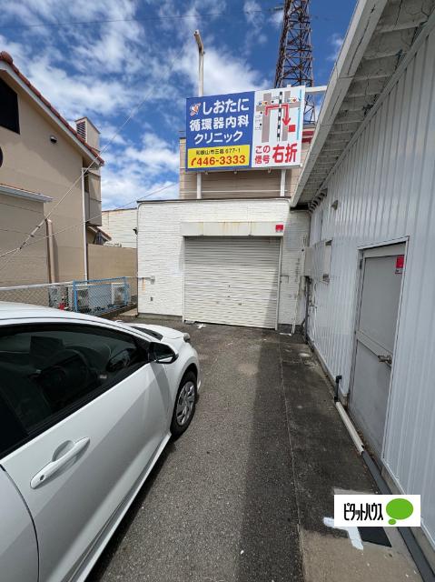 イーストアルファー 駐車場