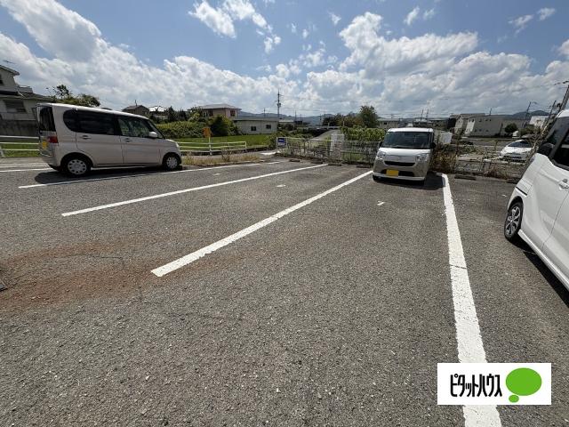 エクセレントドムスⅠ（203） 駐車場