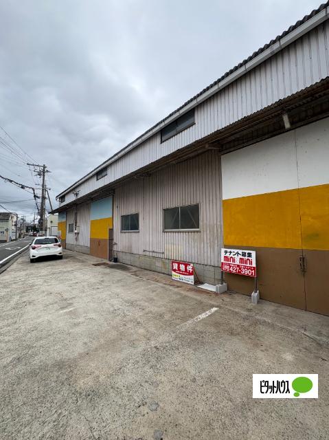 和歌山市中島12-2倉庫 駐車場