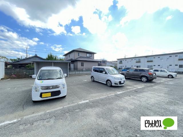 中村ハイツB（207） 駐車場