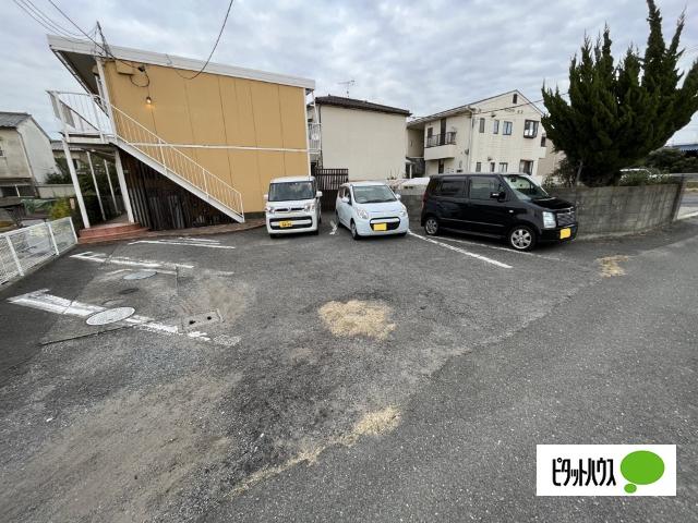 ベリーメゾン今福（103） 駐車場
