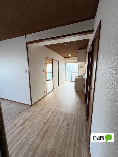 和歌山市吉田売一棟マンション リビング