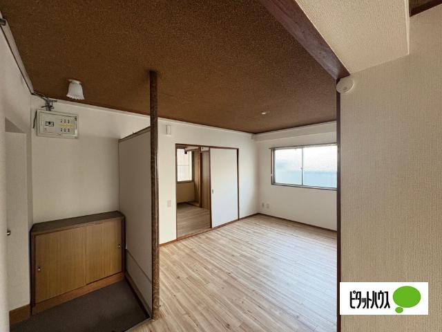 和歌山市吉田売一棟マンション 玄関