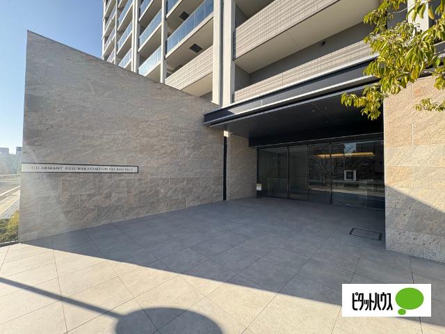 シャルマンフジ和歌山市駅レジタージュ 外観