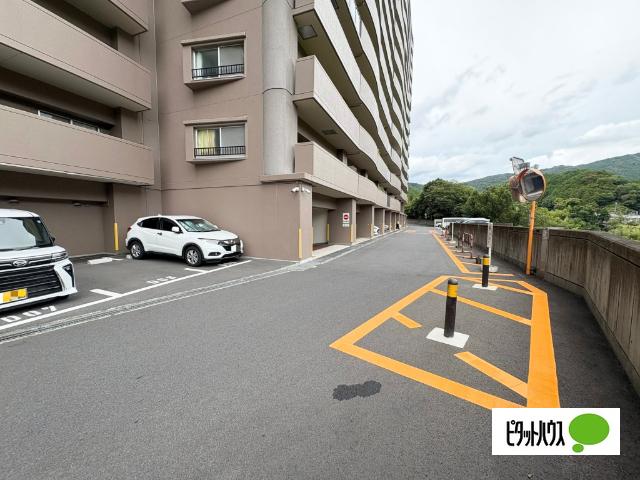 林間田園都市グリーンコート五番館 駐車場