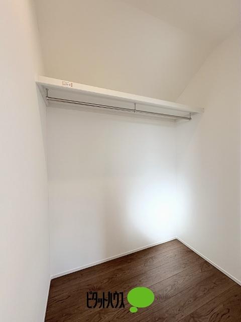 武蔵村山市岸1丁目全2棟　B号棟 収納