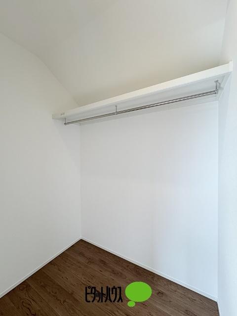 武蔵村山市岸1丁目全2棟　B号棟 収納