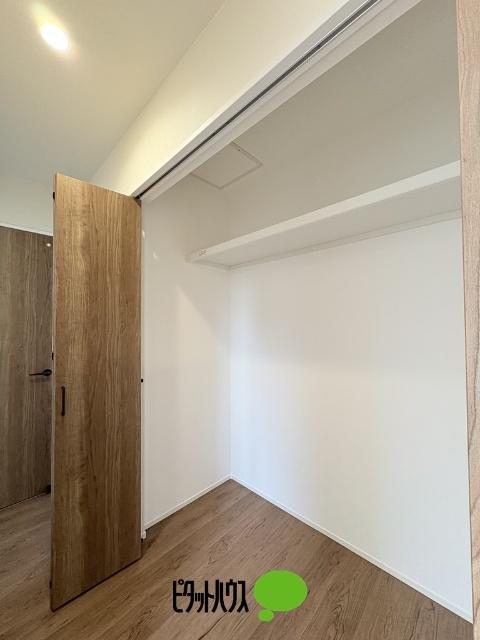 武蔵村山市岸1丁目全2棟　B号棟 収納