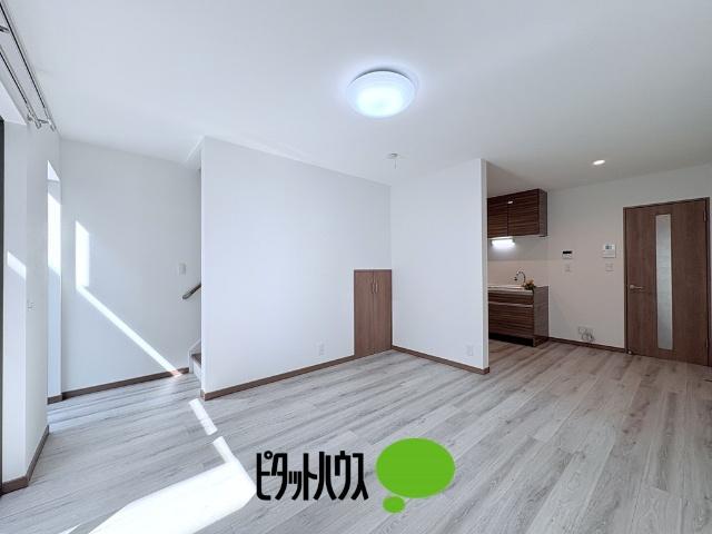 東大和市仲原1丁目　中古戸建 リビング