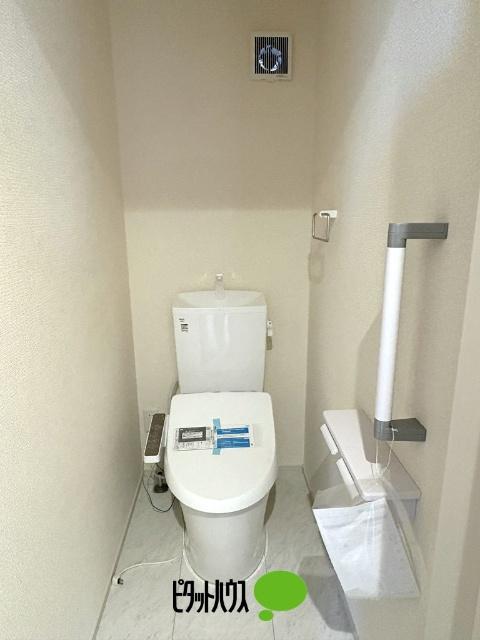 リーブルガーデン瑞穂箱根ヶ崎池廻り第4全2棟　1号棟 トイレ