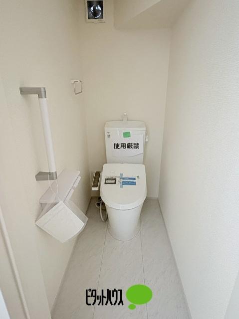 リーブルガーデン瑞穂箱根ヶ崎池廻り第4全2棟　2号棟 トイレ