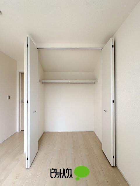 リーブルガーデン瑞穂箱根ヶ崎池廻り第4全2棟　2号棟 収納
