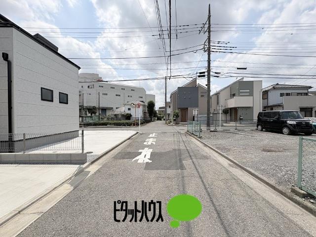リーブルガーデン瑞穂町むさし野第2全3棟　2号棟 前面道路含む現地写真