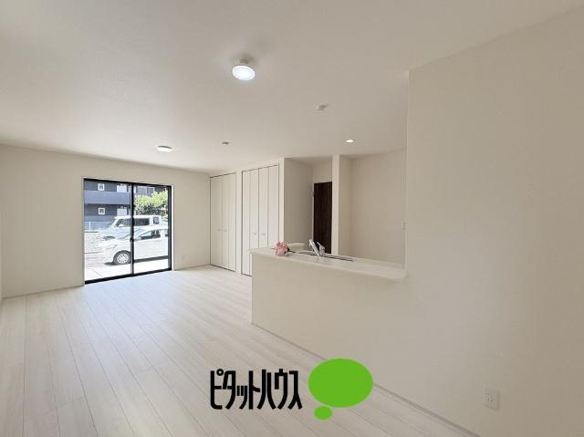 リーブルガーデン瑞穂町むさし野第2全3棟　3号棟 リビング