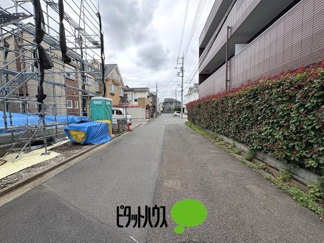 エクセレントコート東大和市中央1期　 前面道路含む現地写真