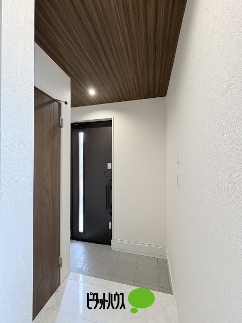 リーブルカーデン小平花小金井第二 玄関