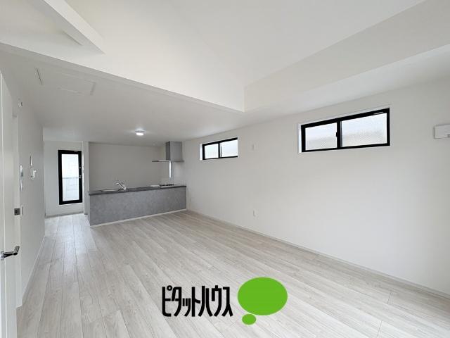 ケイアイグレイス東村山市秋津町20期 リビング