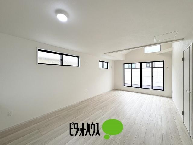 ケイアイグレイス東村山市秋津町20期 リビング