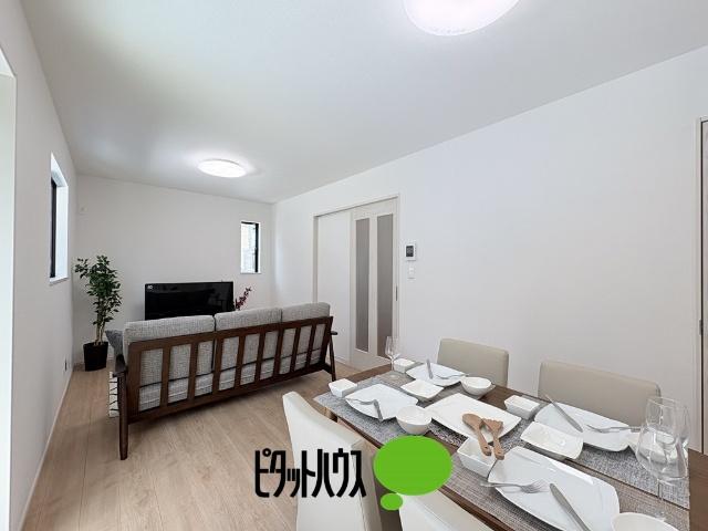 ハートフルタウン小川西町5丁目 リビング