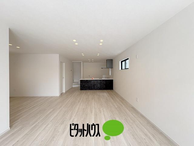 ケイアイグレイ小平市小川西町3期全4棟　6号棟 リビング