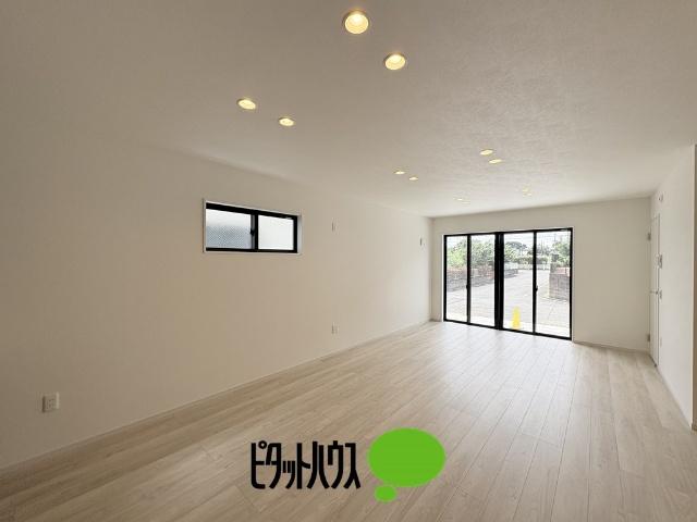ケイアイグレイ小平市小川西町3期全4棟　6号棟 リビング