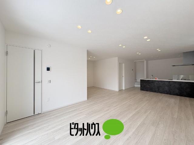 ケイアイグレイ小平市小川西町3期全4棟　6号棟 リビング