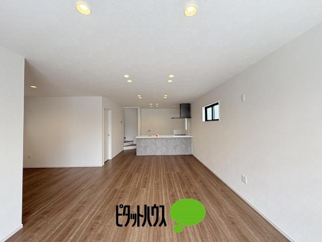 ケイアイグレイス小平市小川西町3期全4棟　7号棟 リビング
