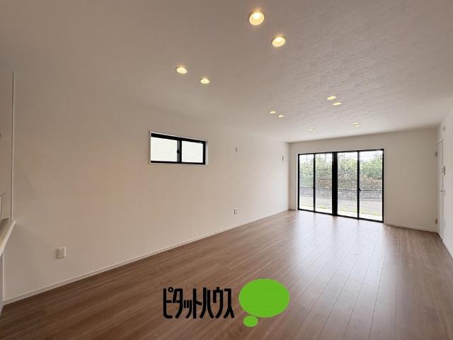 ケイアイグレイス小平市小川西町3期全4棟　7号棟 リビング
