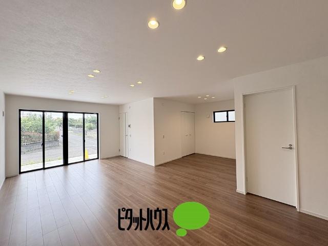 ケイアイグレイス小平市小川西町3期全4棟　7号棟 リビング