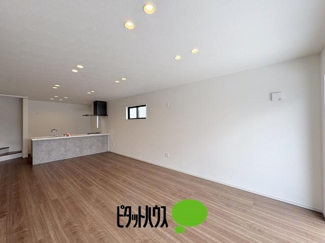 ケイアイグレイス小平市小川西町3期全4棟　7号棟 リビング