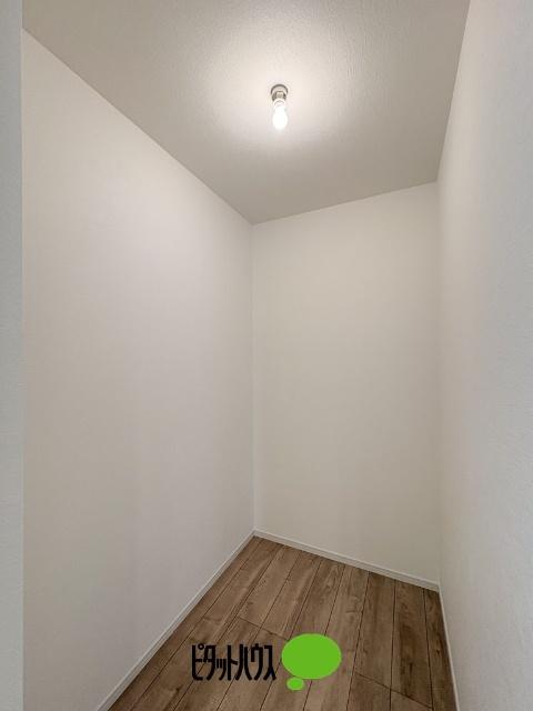 ケイアイグレイ小平市小川西町3期全4棟　8号棟 収納