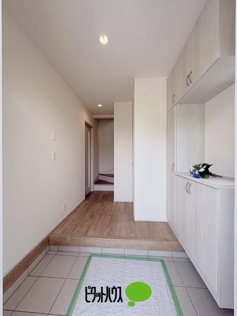 リーブルガーデン武蔵村山本町第8全2棟　1号棟 玄関