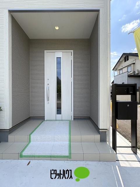 リーブルガーデン武蔵村山本町第8全2棟　1号棟 玄関