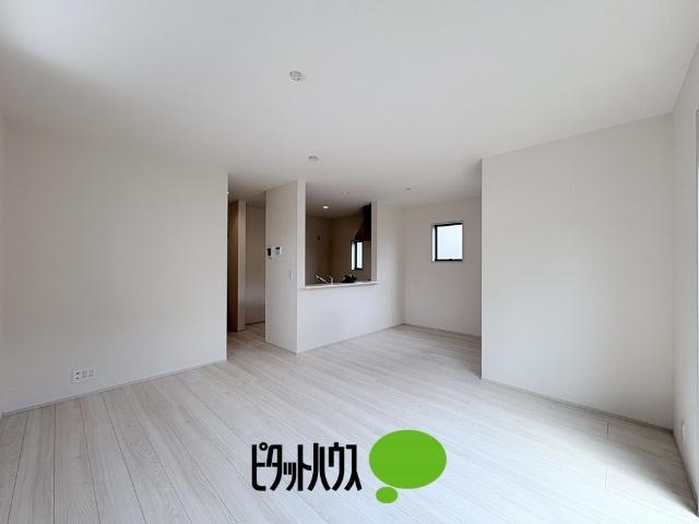 リーブルガーデン武蔵村山本町第8全2棟　2号棟 リビング