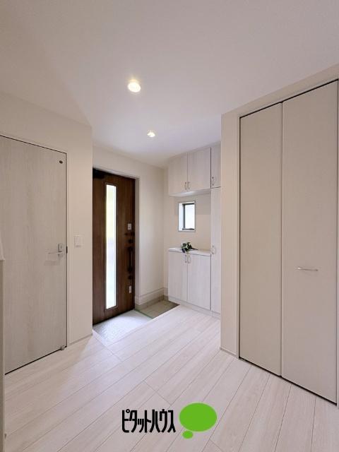 リーブルガーデン武蔵村山本町第8全2棟　2号棟 玄関