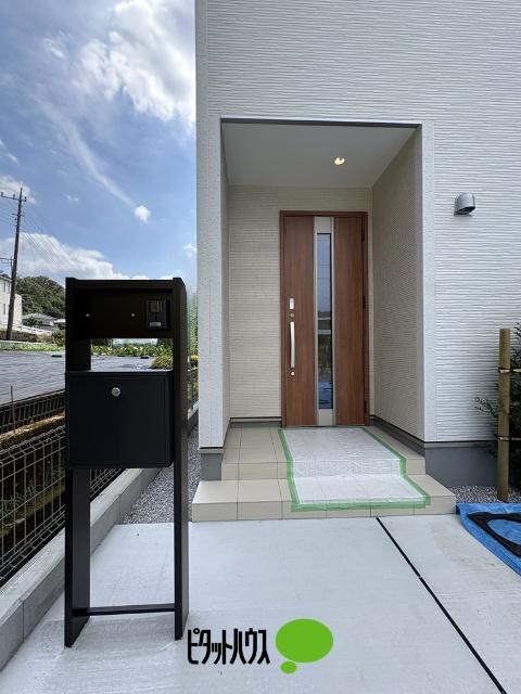 リーブルガーデン武蔵村山本町第8全2棟　2号棟 玄関