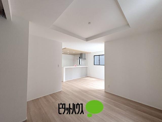 グラファーレ武蔵村山市残堀3期全4棟　4号棟 リビング