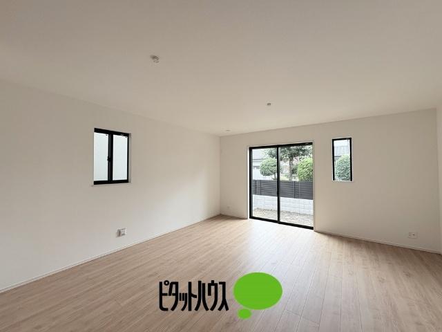 ハートフルタウン瑞穂町長岡3期全2棟　A号棟 リビング