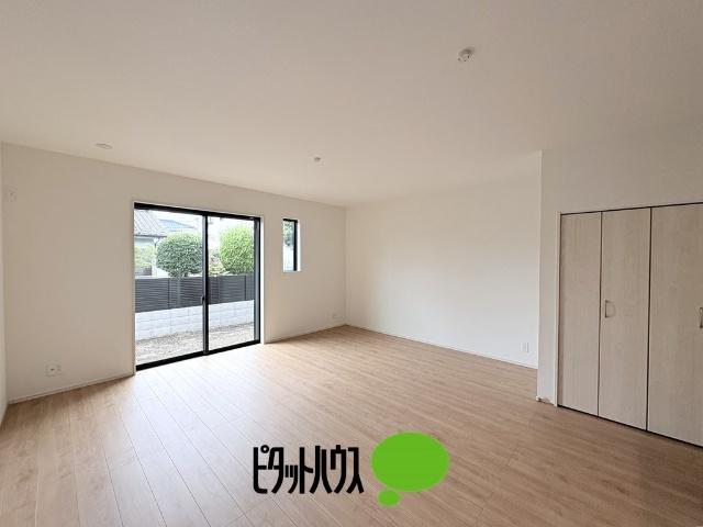ハートフルタウン瑞穂町長岡3期全2棟　A号棟 リビング