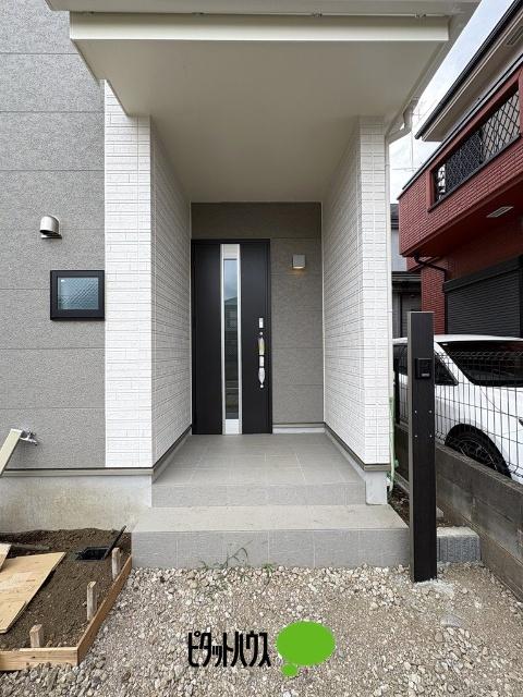 ハートフルタウン瑞穂町長岡3期全2棟　A号棟 玄関