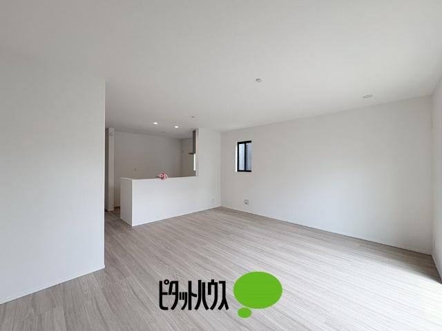 ハートフルタウン瑞穂町長岡3期全2棟　B号棟 リビング