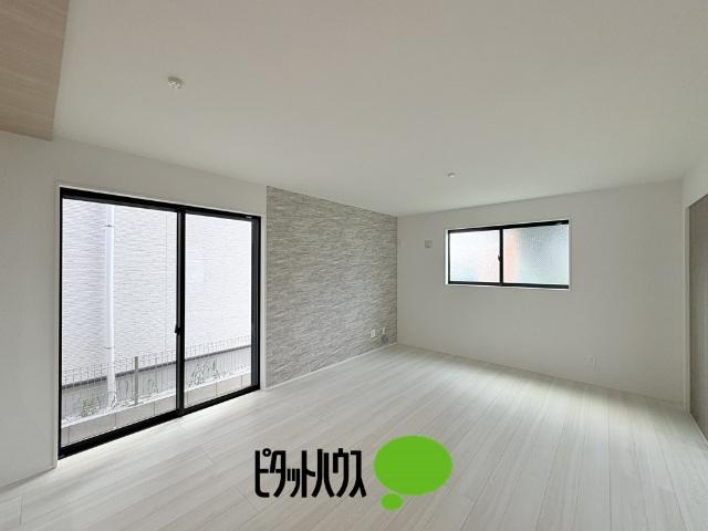 グラファーレ東村山市恩多町26期全8棟　4号棟 リビング