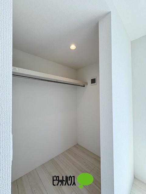 グラファーレ東村山市恩多町26期全8棟　4号棟 収納