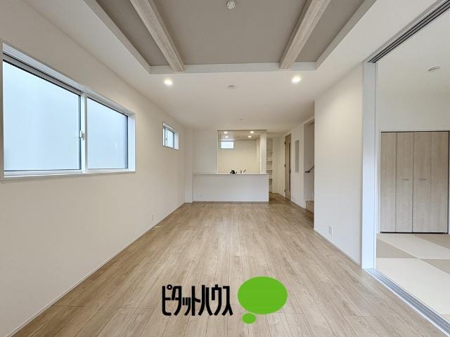 武蔵村山市中原2丁目全2棟　1号棟 リビング