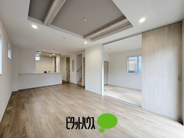 武蔵村山市中原2丁目全2棟　1号棟 リビング
