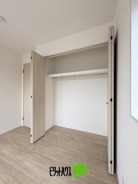 武蔵村山市中原2丁目全2棟　1号棟 収納
