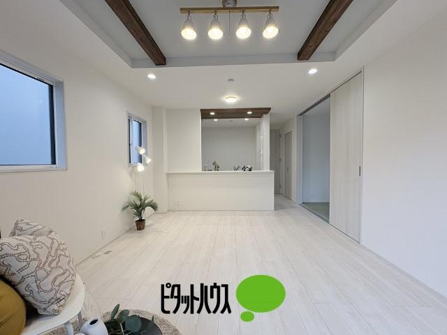 武蔵村山市中原2丁目全2棟　2号棟 リビング