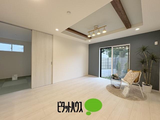武蔵村山市中原2丁目全2棟　2号棟 リビング