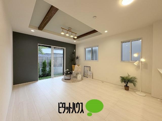 武蔵村山市中原2丁目全2棟　2号棟 リビング
