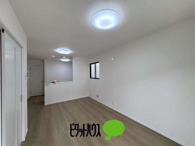 ハートフルタウン小平市回田町　B号棟 リビング